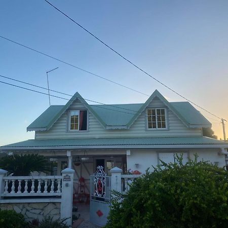 Villa Adelaide Grand-Bourg  المظهر الخارجي الصورة